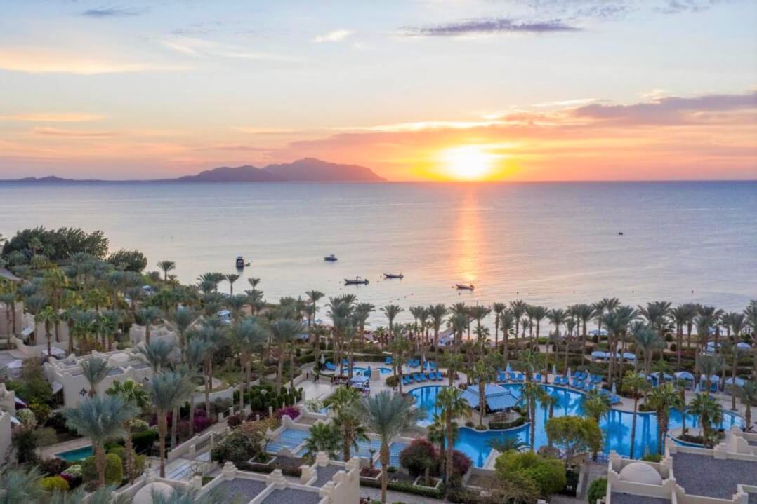 Вид на пляж у отеля Four Seasons Resort Sharm El Sheikh