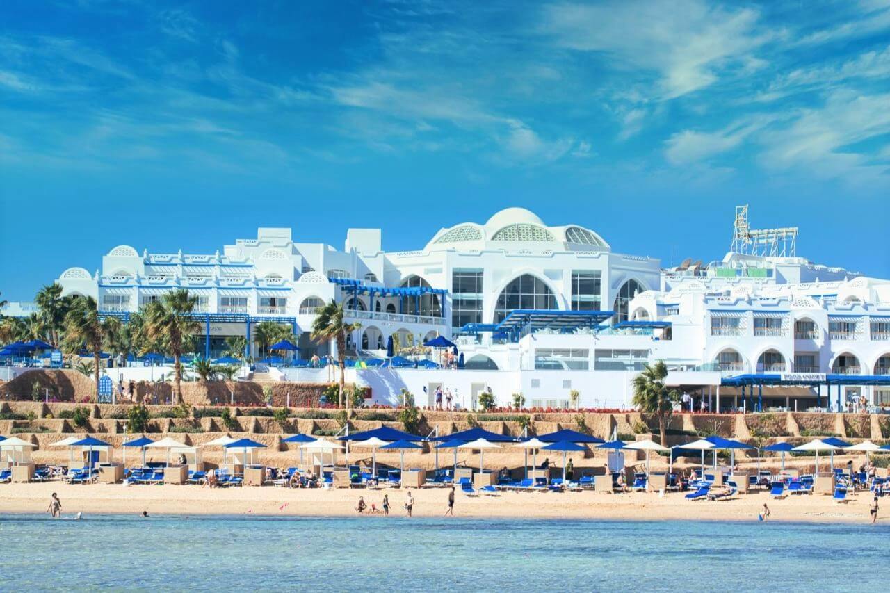 Вид на отель Albatros Palace Sharm